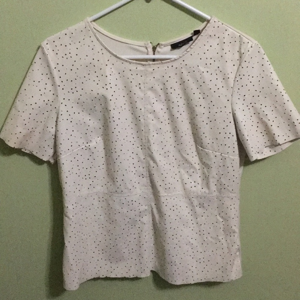 Speckled White Shirt with Detailed Gold Chain!